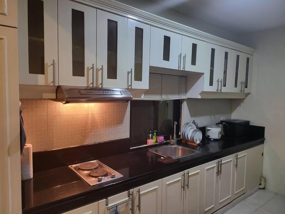 Kandi Resort-Type Spacious 1 Bedroom With Netflix And Free Housekeeping Angeles Eksteriør bilde